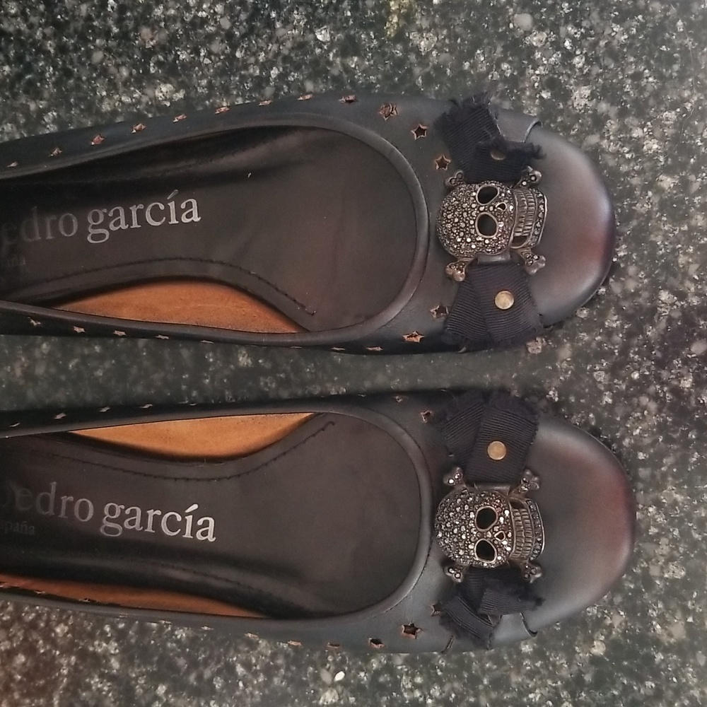 Pedro Garcia "Ildara" Black Avalon Crystal Leather Skull Flats - Picture 3 of 8